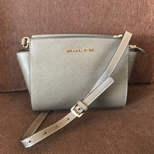 Michael Kors Selma Mini Crossbody Gray